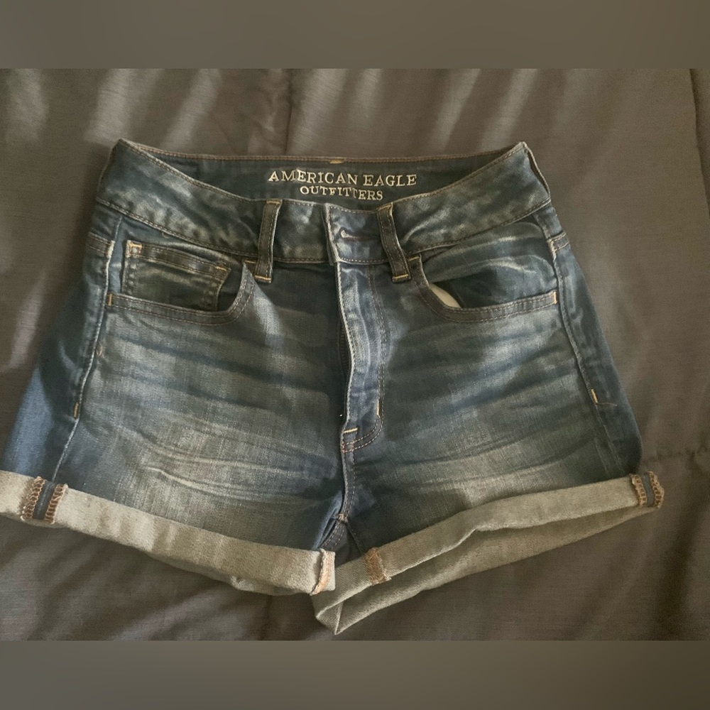 Excellent pre-owned denim shorts from American Eagle (AE)